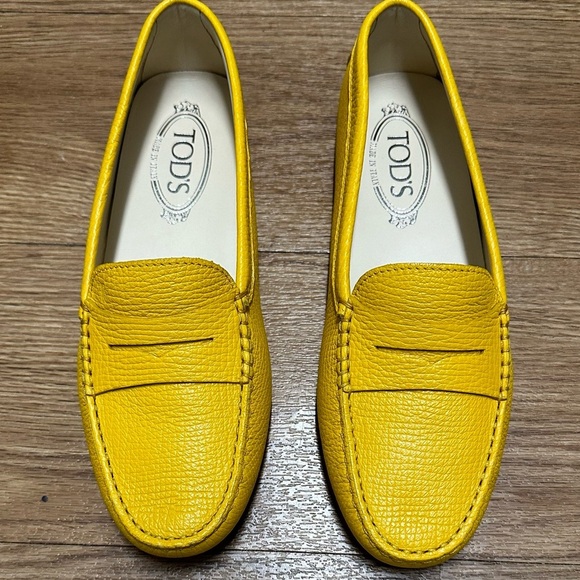 TODS Leather Penny Driving Moccasin - Picture 16 of 16